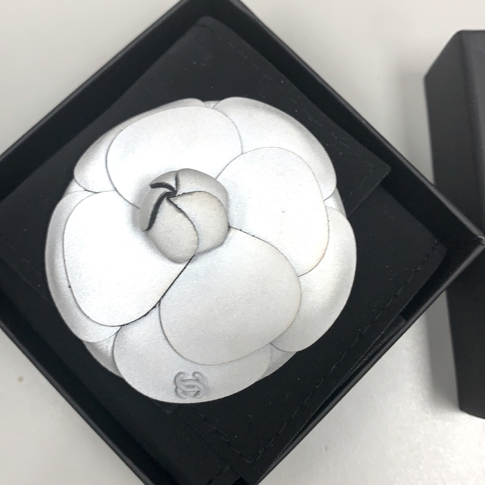 Chanel pin